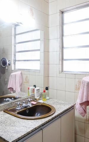 Casa à venda com 273m², 2 quartos e 1 vagaBanheiro