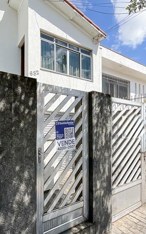 Casa à venda com 273m², 2 quartos e 1 vagaFachada + plaquinha