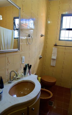 Casa à venda com 136m², 3 quartos e 1 vaga Casa à venda com 136m², 3 quartos e 1 vagaBanheiro