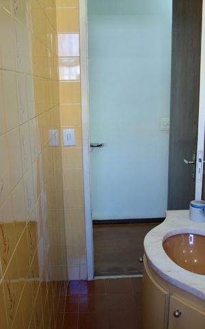 Casa à venda com 136m², 3 quartos e 1 vaga Casa à venda com 136m², 3 quartos e 1 vagaBanheiro