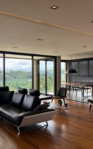Casa de condomínio à venda com 615m², 5 quartos e 6 vagas Casa de condomínio à venda com 615m², 5 quartos e 6 vagasSala