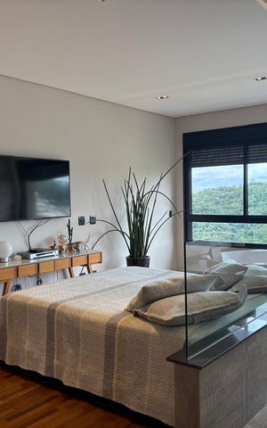 Casa de condomínio à venda com 615m², 5 quartos e 6 vagas Casa de condomínio à venda com 615m², 5 quartos e 6 vagasQuarto