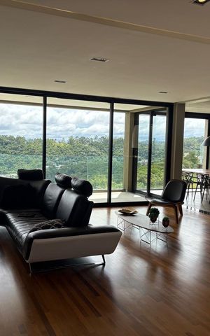 Casa de condomínio à venda com 615m², 5 quartos e 6 vagas Casa de condomínio à venda com 615m², 5 quartos e 6 vagasSala