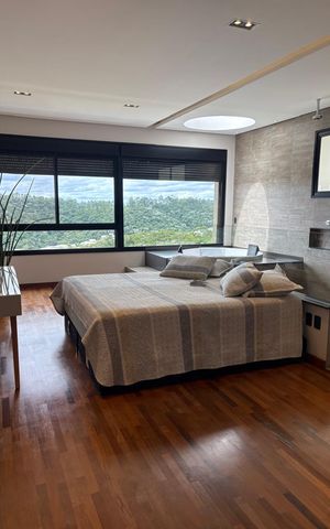 Casa de condomínio à venda com 615m², 5 quartos e 6 vagas Casa de condomínio à venda com 615m², 5 quartos e 6 vagasQuarto