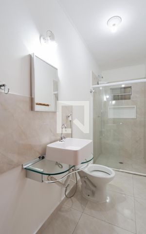 Casa à venda com 220m², 6 quartos e 3 vagas Casa à venda com 220m², 6 quartos e 3 vagasCasa 2