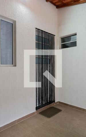 Casa à venda com 220m², 6 quartos e 3 vagas Casa à venda com 220m², 6 quartos e 3 vagasCasa 2