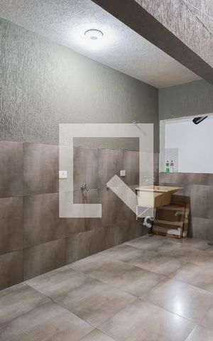Casa à venda com 220m², 6 quartos e 3 vagas Casa à venda com 220m², 6 quartos e 3 vagasCasa 2