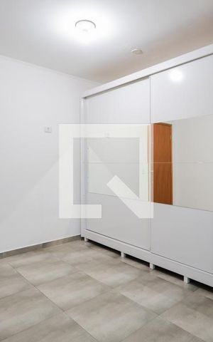 Casa à venda com 220m², 6 quartos e 3 vagas Casa à venda com 220m², 6 quartos e 3 vagasCasa 2