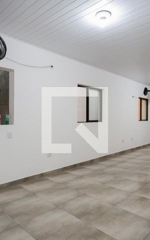 Casa à venda com 220m², 6 quartos e 3 vagas Casa à venda com 220m², 6 quartos e 3 vagasCasa 2