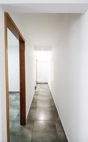 Casa à venda com 220m², 6 quartos e 3 vagas Casa à venda com 220m², 6 quartos e 3 vagasCasa 1