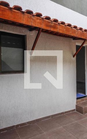 Casa à venda com 220m², 6 quartos e 3 vagas Casa à venda com 220m², 6 quartos e 3 vagasÁrea externa