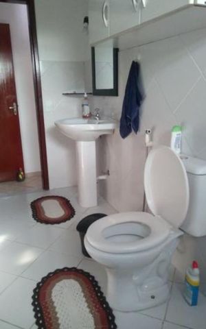 Casa à venda com 220m², 6 quartos e 3 vagas Casa à venda com 220m², 6 quartos e 3 vagasCasa 3