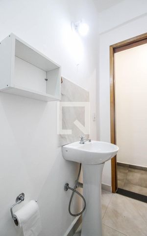 Casa à venda com 220m², 6 quartos e 3 vagas Casa à venda com 220m², 6 quartos e 3 vagasCasa 1