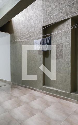 Casa à venda com 220m², 6 quartos e 3 vagas Casa à venda com 220m², 6 quartos e 3 vagasCasa 2