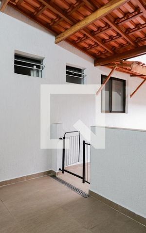 Casa à venda com 220m², 6 quartos e 3 vagas Casa à venda com 220m², 6 quartos e 3 vagasÁrea externa