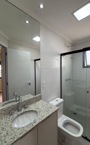 Apartamento à venda com 56m², 2 quartos e 2 vagas Apartamento à venda com 56m², 2 quartos e 2 vagasBanheiro da Suíte
