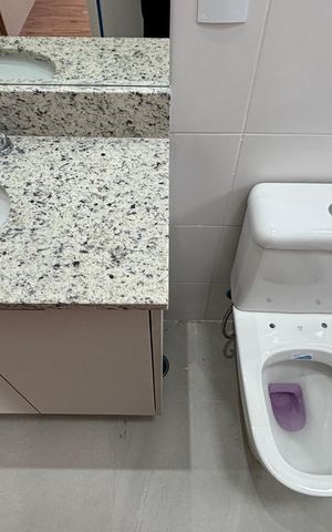 Apartamento à venda com 56m², 2 quartos e 2 vagas Apartamento à venda com 56m², 2 quartos e 2 vagasBanheiro da Suíte