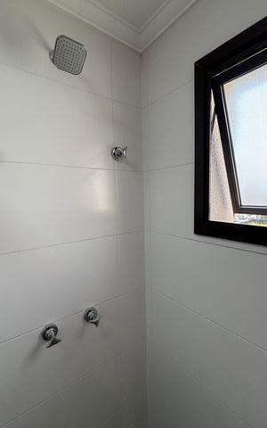 Apartamento à venda com 56m², 2 quartos e 2 vagas Apartamento à venda com 56m², 2 quartos e 2 vagasBanheiro da Suíte