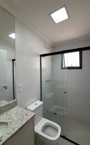 Apartamento à venda com 56m², 2 quartos e 2 vagas Apartamento à venda com 56m², 2 quartos e 2 vagasBanheiro da Suíte