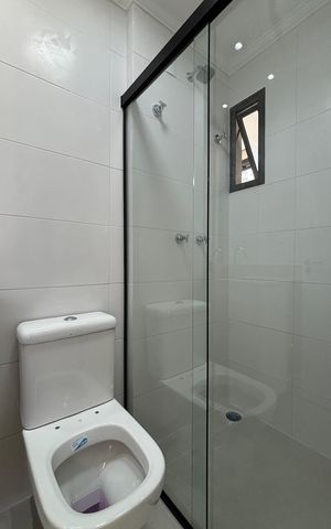 Apartamento à venda com 56m², 2 quartos e 2 vagas Apartamento à venda com 56m², 2 quartos e 2 vagasBanheiro social