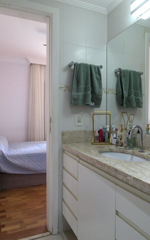 Apartamento à venda com 111m², 2 quartos e 2 vagasBanheiro da Suíte