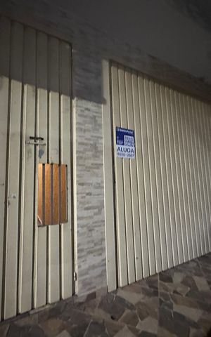 Casa para alugar com 120m², 4 quartos e 2 vagas Casa para alugar com 120m², 4 quartos e 2 vagasFachada