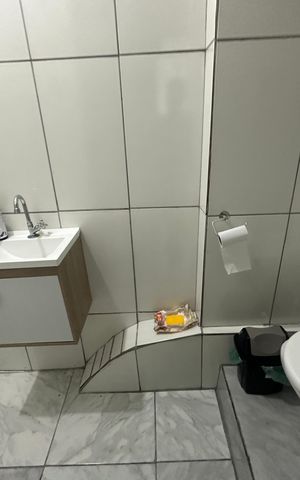 Casa para alugar com 120m², 4 quartos e 2 vagas Casa para alugar com 120m², 4 quartos e 2 vagasBanheiro