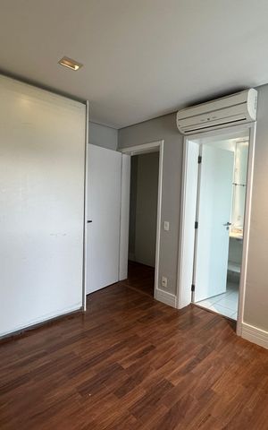 Apartamento à venda com 196m², 3 quartos e 3 vagas Apartamento à venda com 196m², 3 quartos e 3 vagasSuíte 2