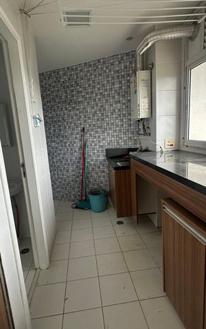 Apartamento à venda com 196m², 3 quartos e 3 vagas Apartamento à venda com 196m², 3 quartos e 3 vagasÁrea de Serviço