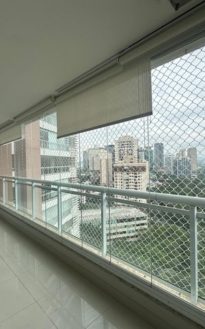 Apartamento à venda com 196m², 3 quartos e 3 vagas Apartamento à venda com 196m², 3 quartos e 3 vagasVaranda da Sala