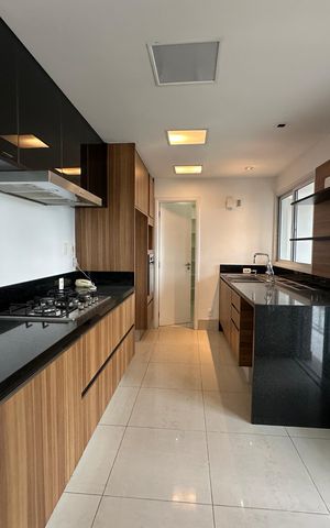 Apartamento à venda com 196m², 3 quartos e 3 vagas Apartamento à venda com 196m², 3 quartos e 3 vagasCozinha