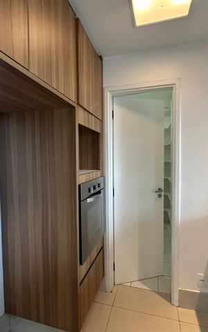 Apartamento à venda com 196m², 3 quartos e 3 vagas Apartamento à venda com 196m², 3 quartos e 3 vagasCozinha