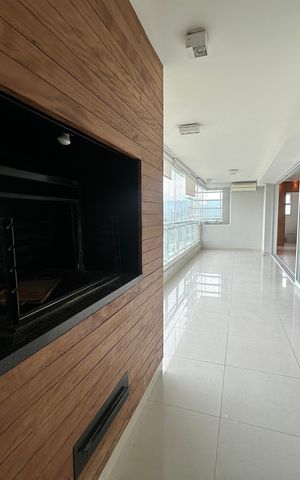 Apartamento à venda com 196m², 3 quartos e 3 vagas Apartamento à venda com 196m², 3 quartos e 3 vagasChurrasqueira