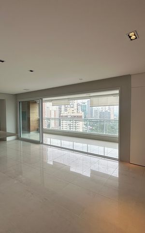 Apartamento à venda com 196m², 3 quartos e 3 vagas Apartamento à venda com 196m², 3 quartos e 3 vagasSala