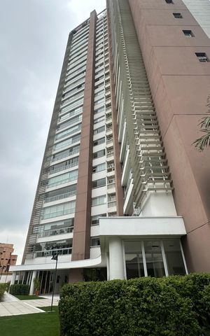 Apartamento à venda com 196m², 3 quartos e 3 vagas Apartamento à venda com 196m², 3 quartos e 3 vagasFachada