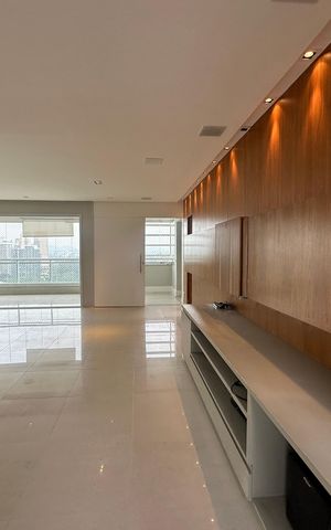 Apartamento à venda com 196m², 3 quartos e 3 vagas Apartamento à venda com 196m², 3 quartos e 3 vagasSala