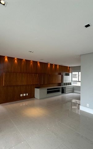Apartamento à venda com 196m², 3 quartos e 3 vagas Apartamento à venda com 196m², 3 quartos e 3 vagasSala