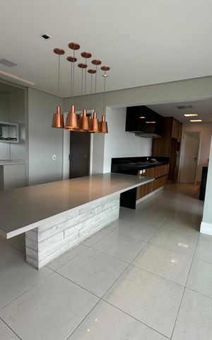 Apartamento à venda com 196m², 3 quartos e 3 vagas Apartamento à venda com 196m², 3 quartos e 3 vagasSala