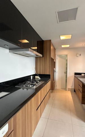 Apartamento à venda com 196m², 3 quartos e 3 vagas Apartamento à venda com 196m², 3 quartos e 3 vagasCozinha