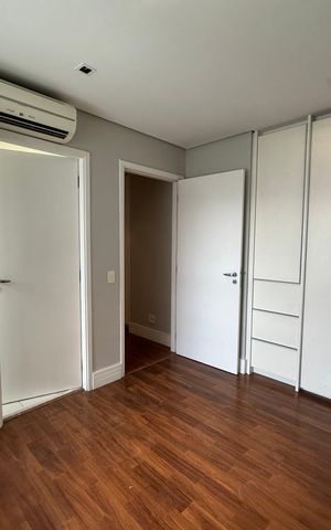 Apartamento à venda com 196m², 3 quartos e 3 vagas Apartamento à venda com 196m², 3 quartos e 3 vagasSuíte 3