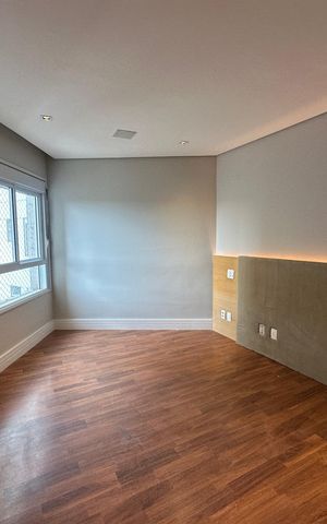 Apartamento à venda com 196m², 3 quartos e 3 vagas Apartamento à venda com 196m², 3 quartos e 3 vagasSuíte 1