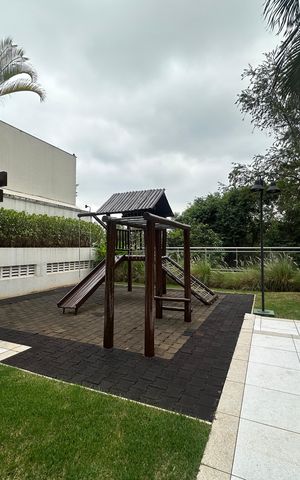 Apartamento à venda com 196m², 3 quartos e 3 vagas Apartamento à venda com 196m², 3 quartos e 3 vagasÁrea comum - Playground