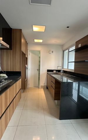 Apartamento à venda com 196m², 3 quartos e 3 vagas Apartamento à venda com 196m², 3 quartos e 3 vagasCozinha