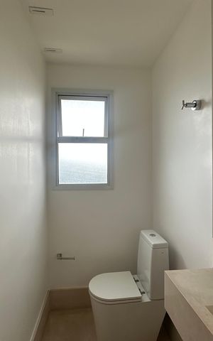 Apartamento à venda com 196m², 3 quartos e 3 vagas Apartamento à venda com 196m², 3 quartos e 3 vagasLavabo