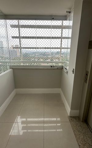 Apartamento à venda com 196m², 3 quartos e 3 vagas Apartamento à venda com 196m², 3 quartos e 3 vagasHall de entrada
