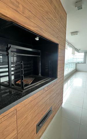 Apartamento à venda com 196m², 3 quartos e 3 vagas Apartamento à venda com 196m², 3 quartos e 3 vagasChurrasqueira