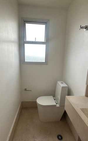 Apartamento à venda com 196m², 3 quartos e 3 vagas Apartamento à venda com 196m², 3 quartos e 3 vagasLavabo