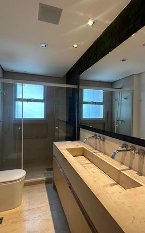 Apartamento à venda com 196m², 3 quartos e 3 vagas Apartamento à venda com 196m², 3 quartos e 3 vagasBanheiro da Suíte 1