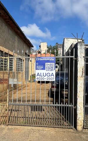 Casa para alugar com 400m², 2 quartos e 2 vagas Casa para alugar com 400m², 2 quartos e 2 vagasPlaca instalada na fachada do imóvel