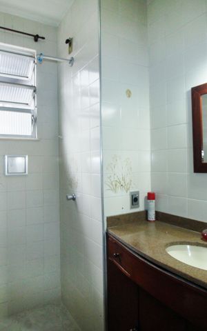 Casa à venda com 200m², 2 quartos e sem vagaBanheiro da Suíte